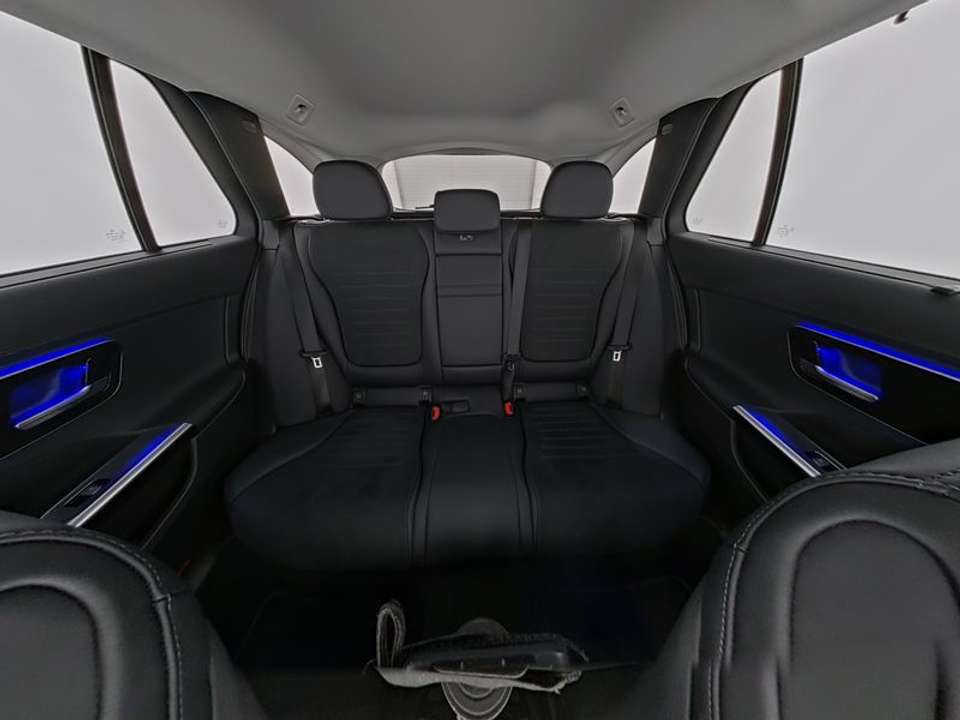 Mercedes-Benz C 180 - Imagem 9
