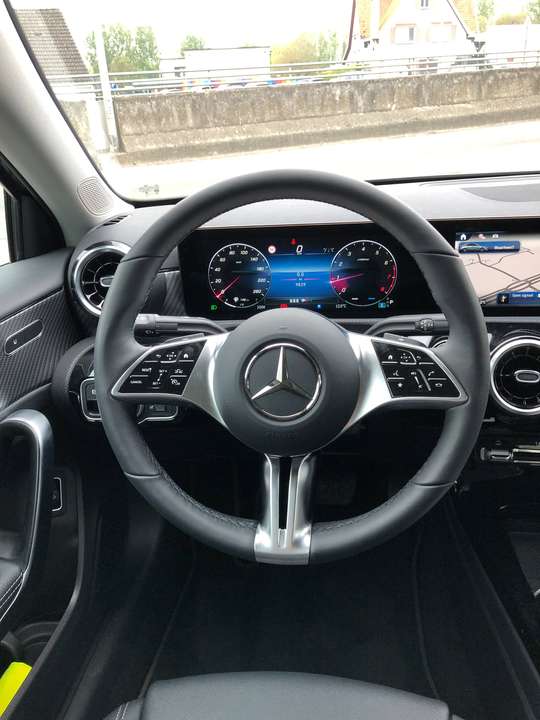 Mercedes-Benz A 180 - Imagem 16
