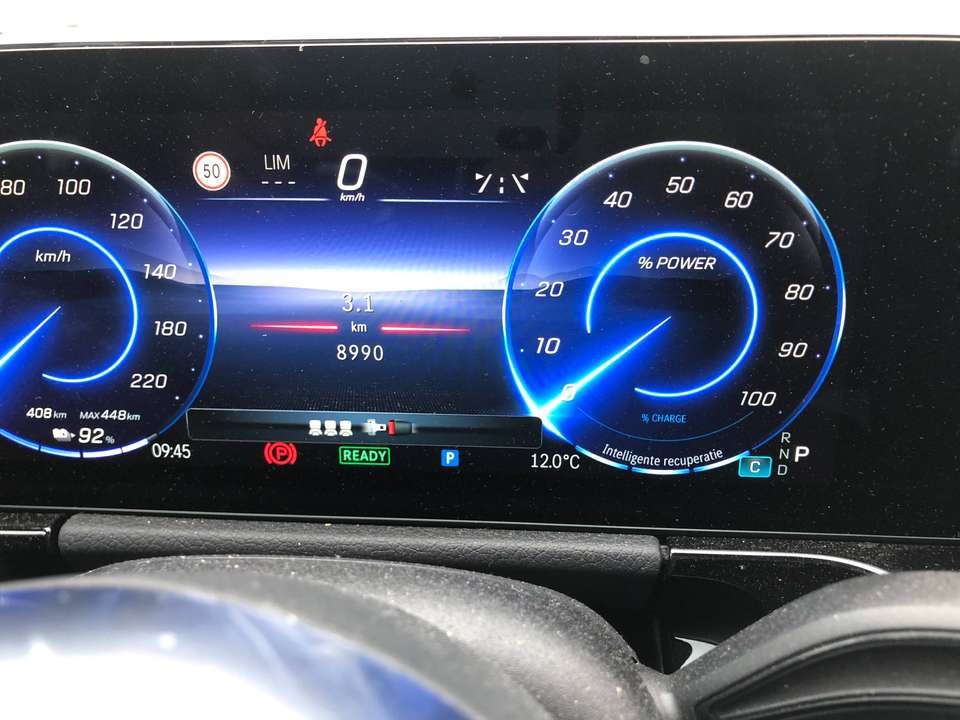Mercedes-Benz EQA 350 - Imagem 16