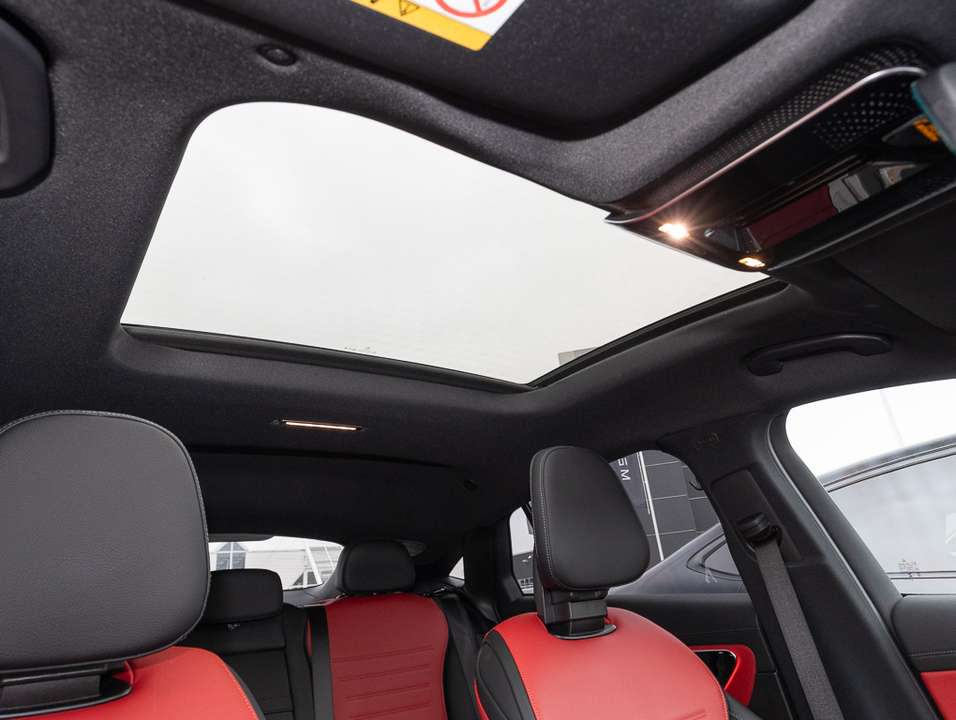 Mercedes-Benz GLC 300 - Imagem 12