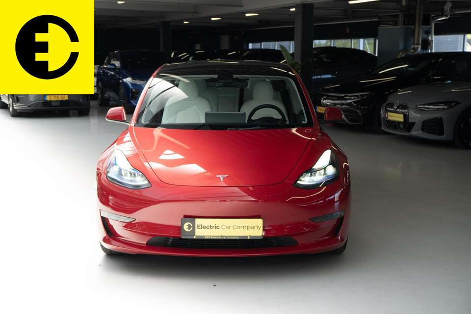 Tesla Model 3 - Imagem 6