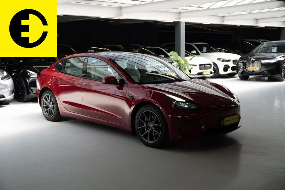 Tesla Model 3 - Imagem 7