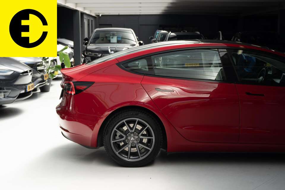 Tesla Model 3 - Imagem 9