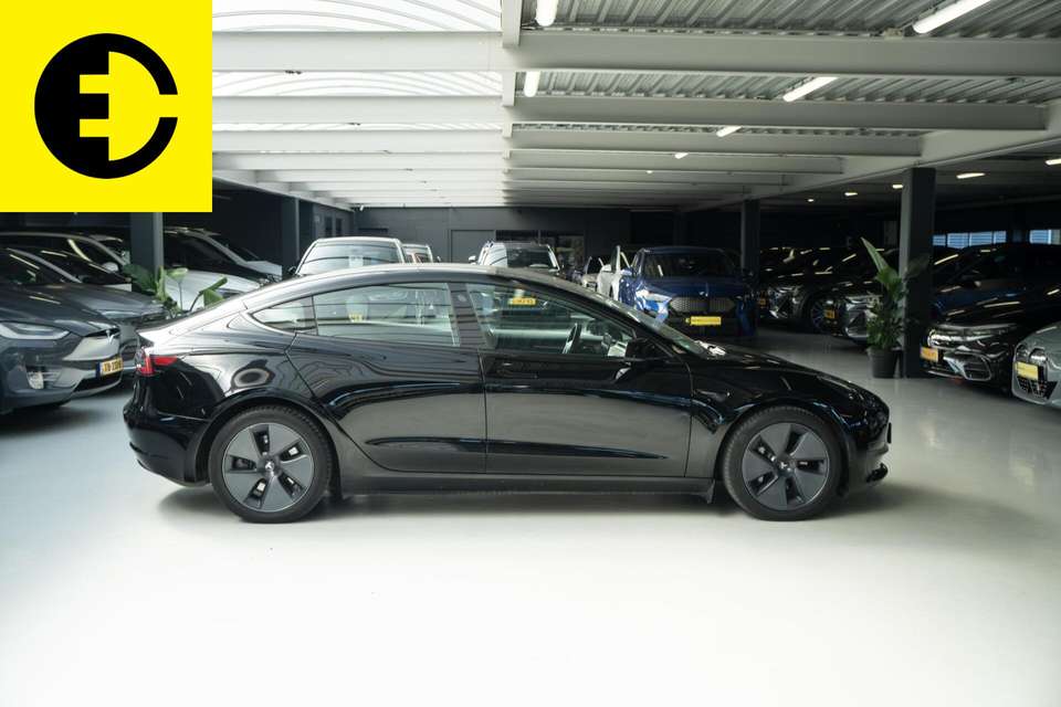 Tesla Model 3 - Imagem 10