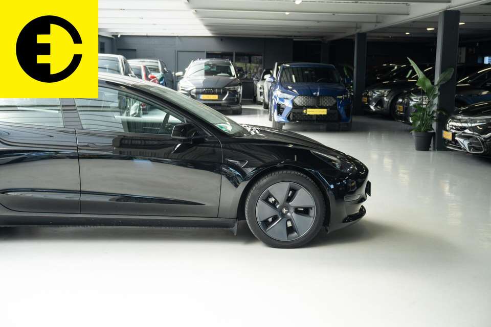Tesla Model 3 - Imagem 12