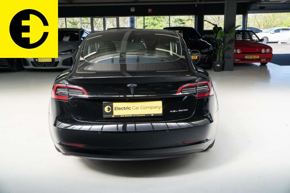 Tesla Model 3 - Imagem 14