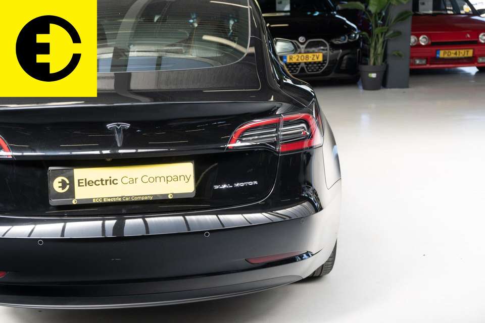 Tesla Model 3 - Imagem 15