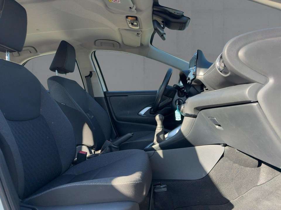 Toyota Yaris - Imagem 12