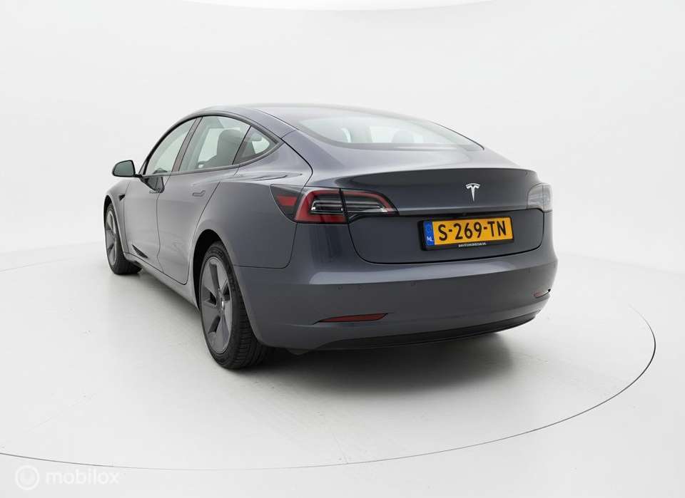 Tesla Model 3 - Imagem 4