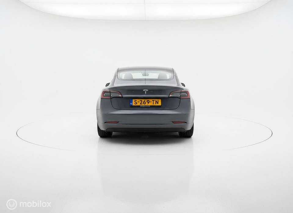 Tesla Model 3 - Imagem 5
