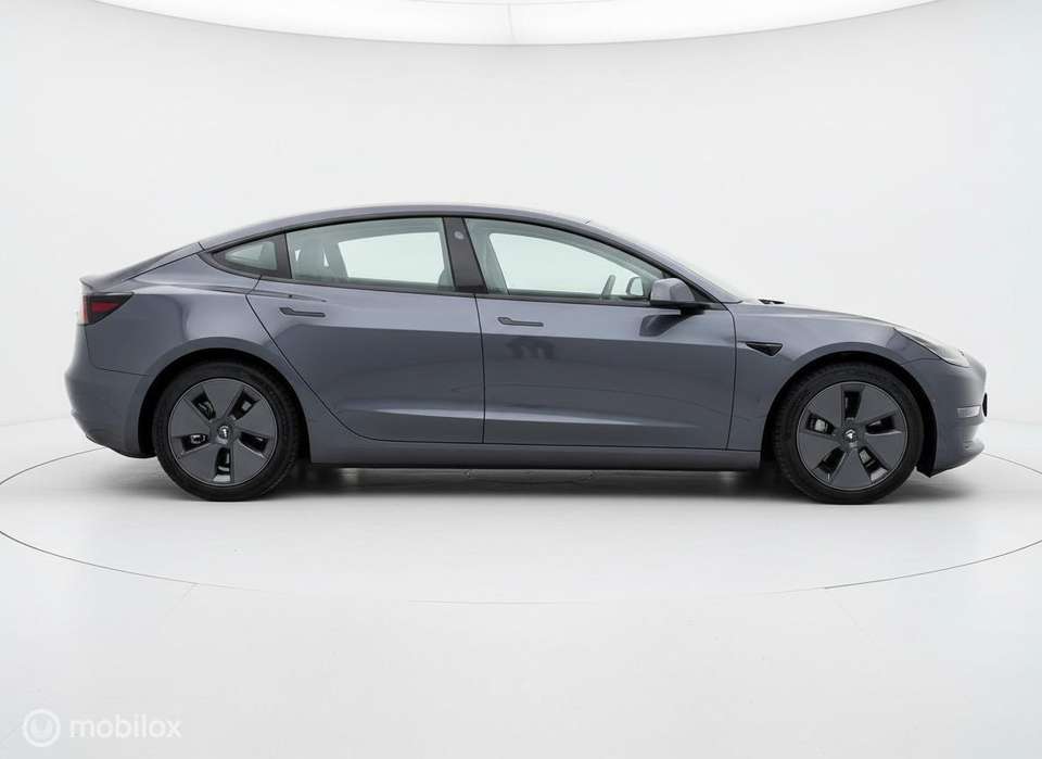 Tesla Model 3 - Imagem 7