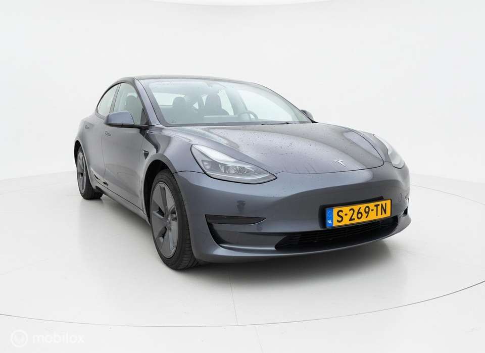 Tesla Model 3 - Imagem 8