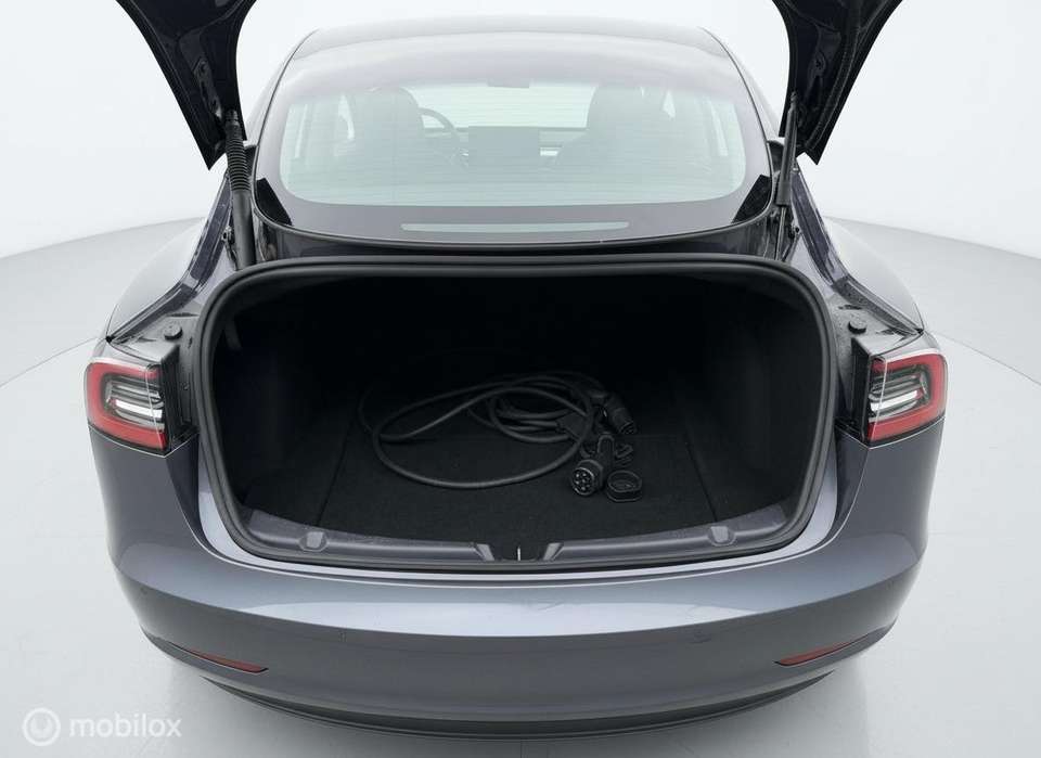 Tesla Model 3 - Imagem 9