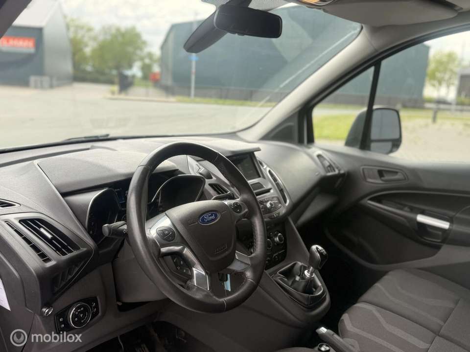 Ford Transit Connect - Imagem 11