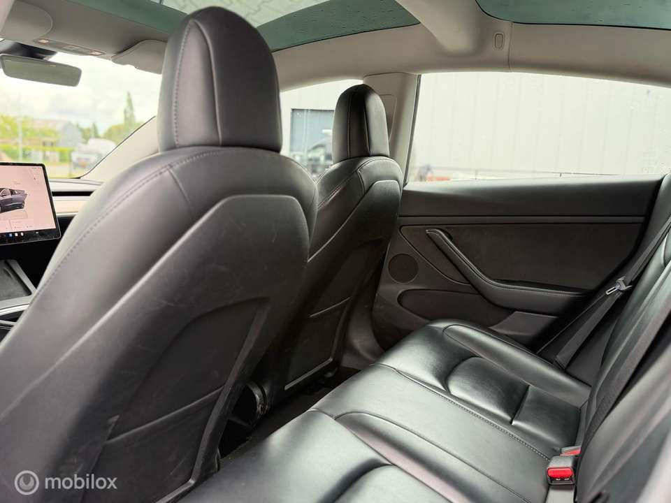 Tesla Model 3 - Imagem 13