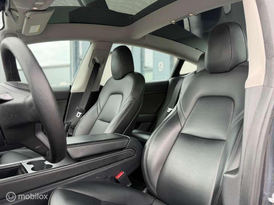 Tesla Model 3 - Imagem 15