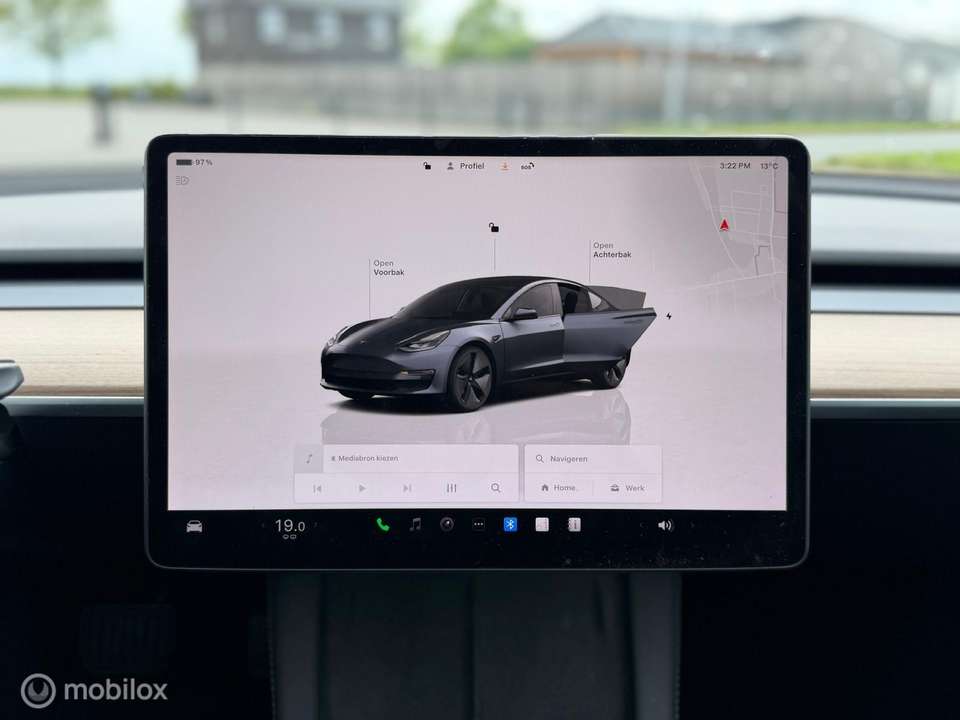Tesla Model 3 - Imagem 16