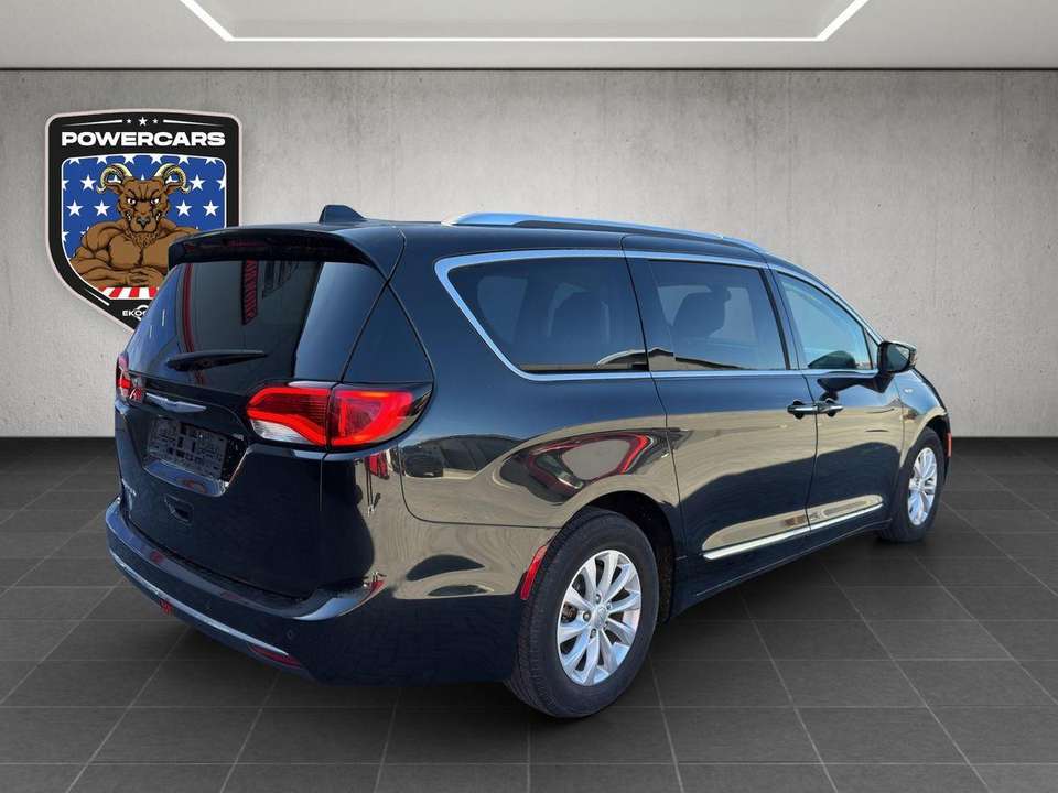 Chrysler Pacifica - Imagem 6