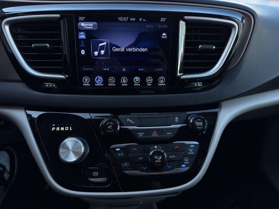 Chrysler Pacifica - Imagem 13