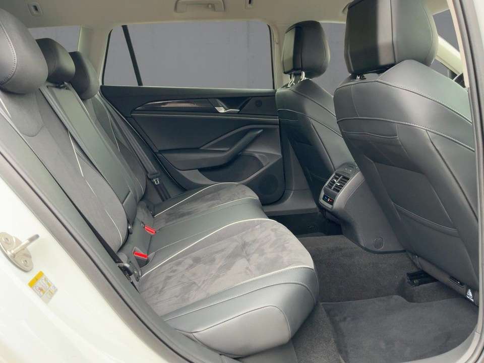 Volkswagen Passat Variant - Imagem 13