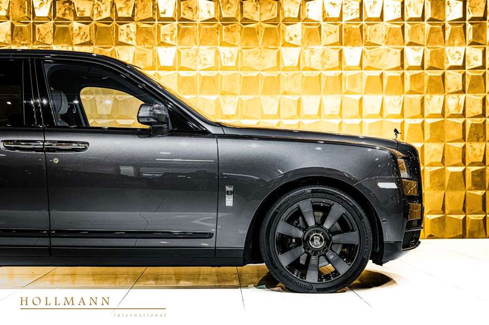 Rolls-Royce Cullinan - Imagem 7