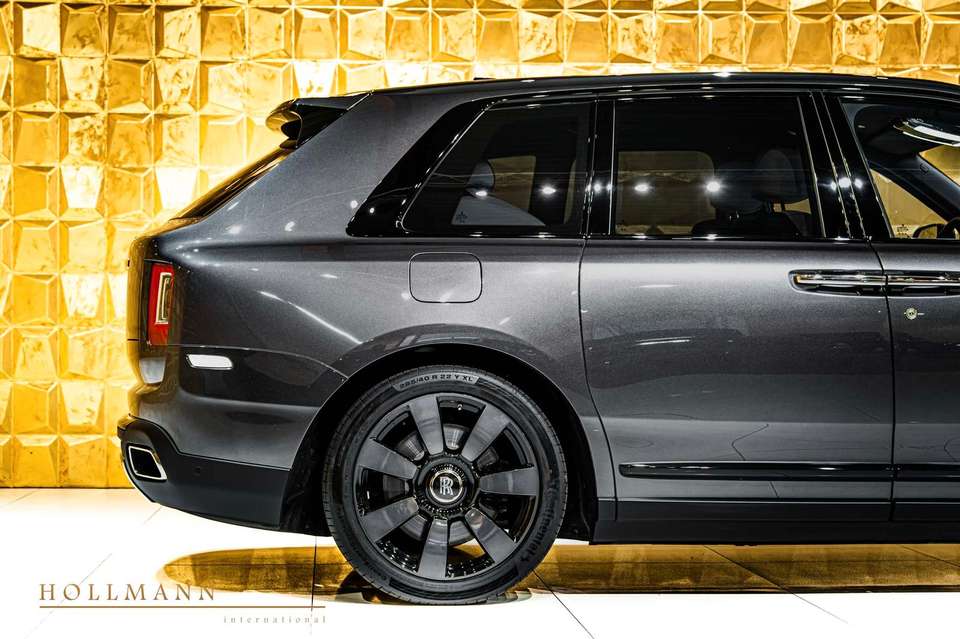 Rolls-Royce Cullinan - Imagem 8
