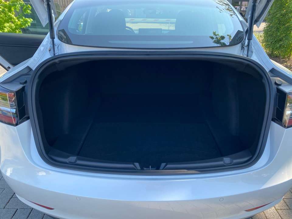 Tesla Model 3 - Imagem 14