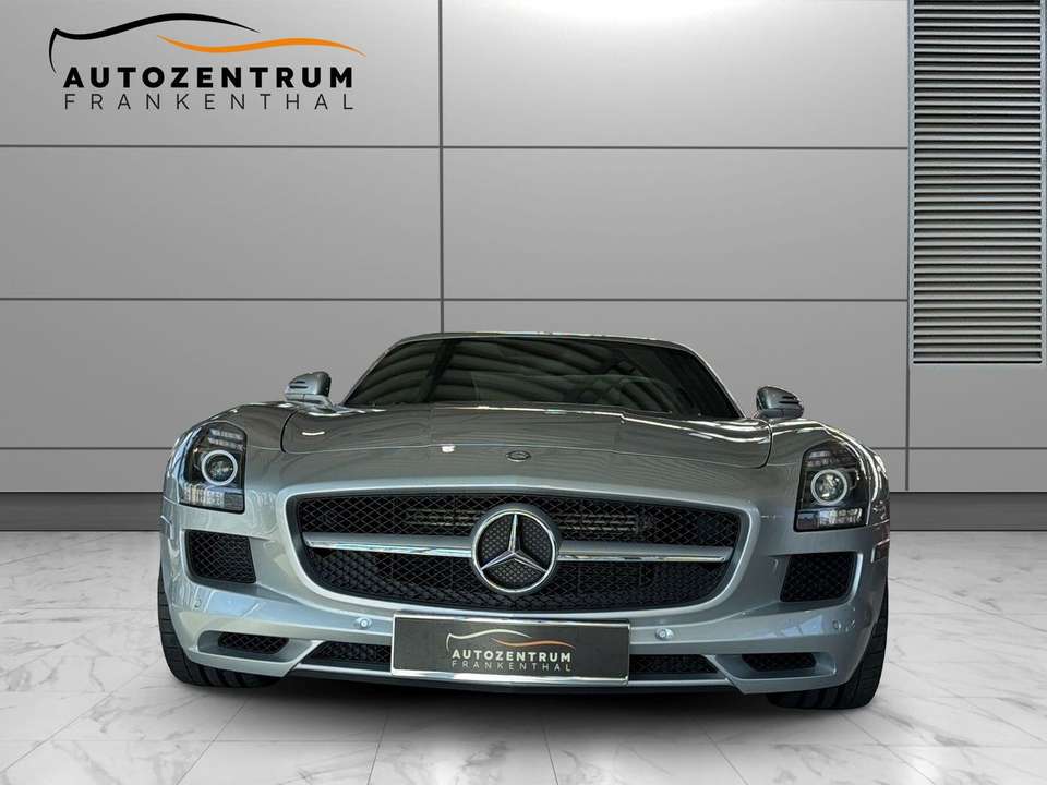 Mercedes-Benz SLS - Imagem 2