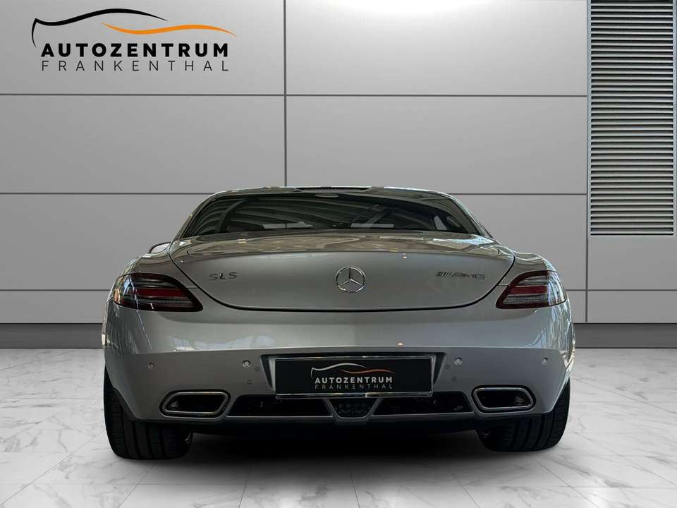 Mercedes-Benz SLS - Imagem 4