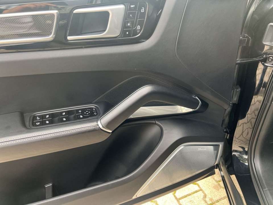 Porsche Cayenne - Imagem 7