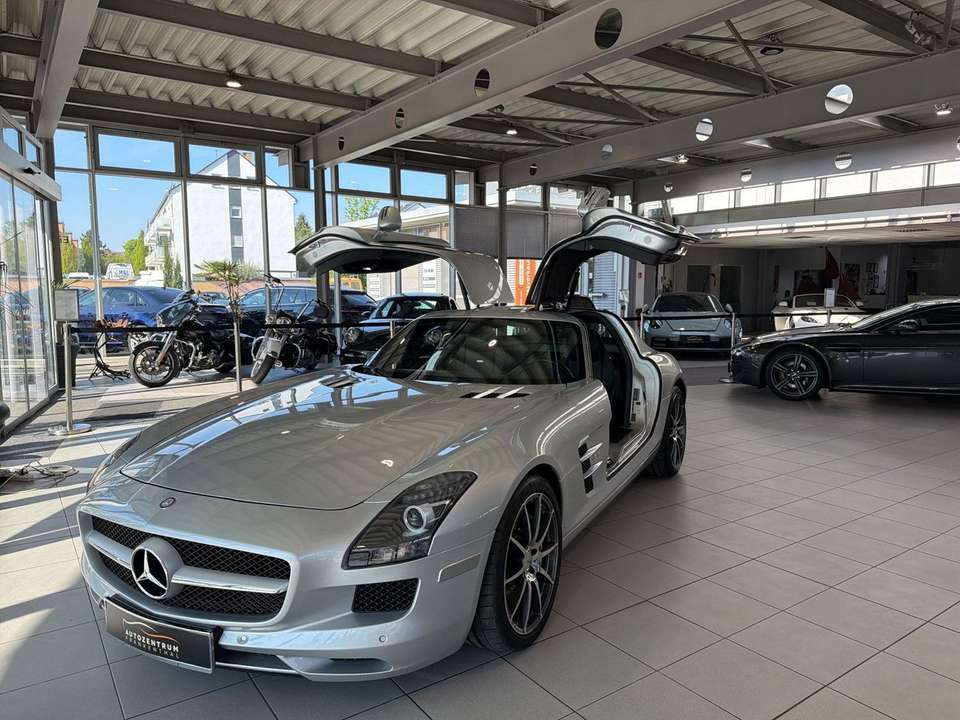Mercedes-Benz SLS - Imagem 9