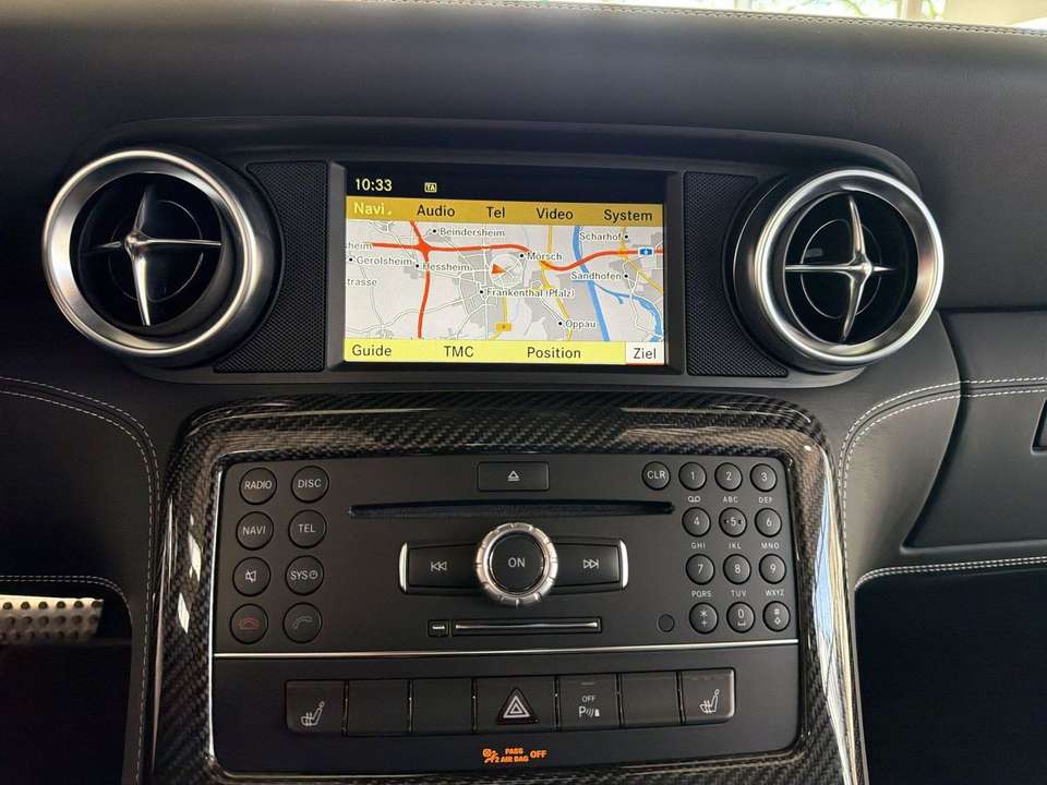 Mercedes-Benz SLS - Imagem 13