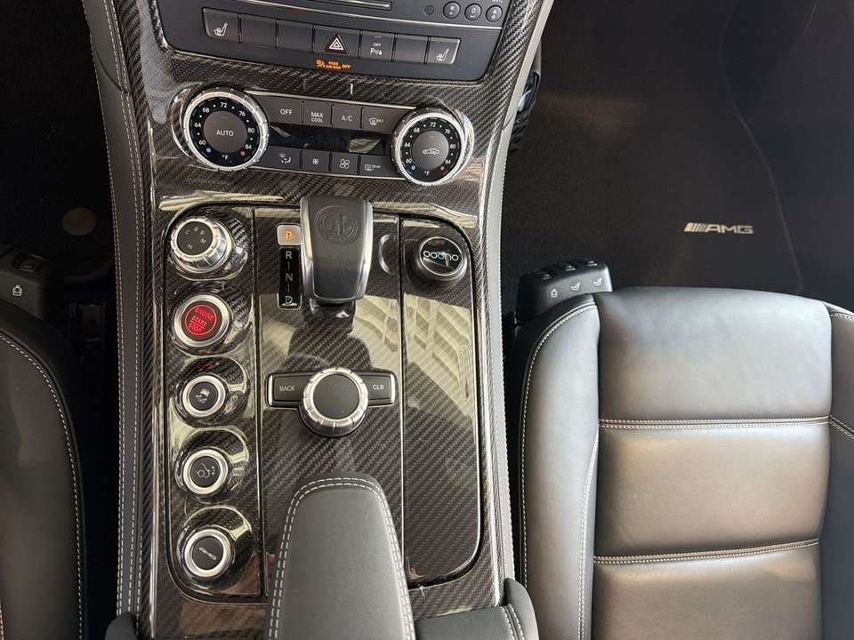 Mercedes-Benz SLS - Imagem 15