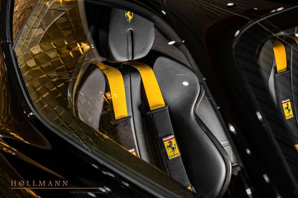 Ferrari SF90 Stradale - Imagem 11