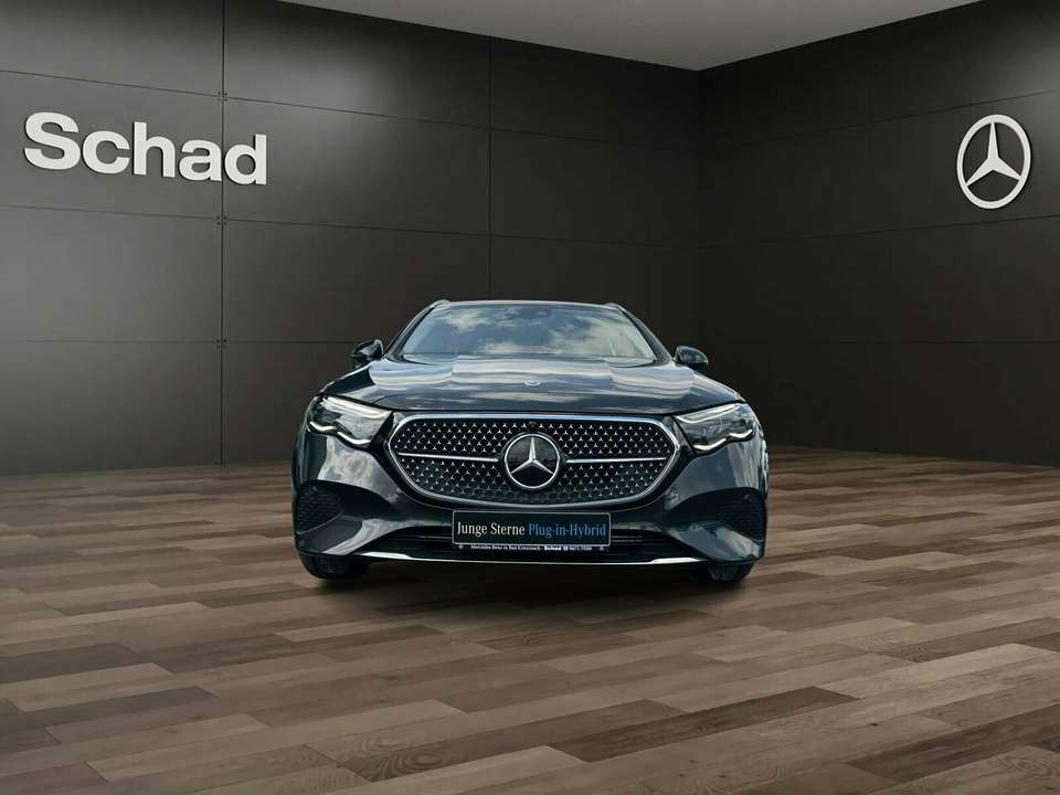 Mercedes-Benz E 300 - Imagem 2