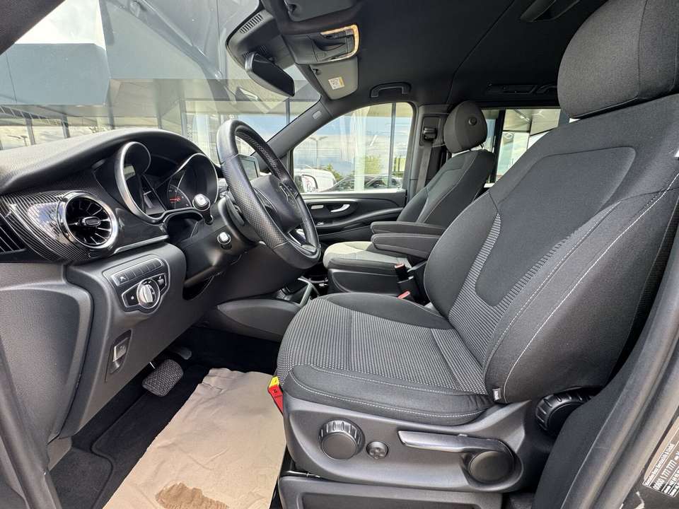 Mercedes-Benz V 220 - Imagem 10