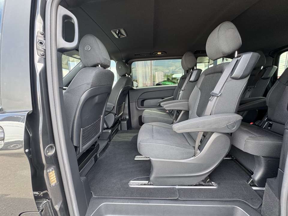 Mercedes-Benz V 220 - Imagem 11