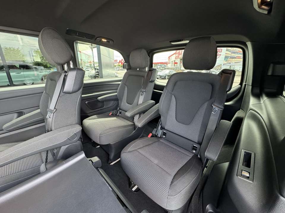 Mercedes-Benz V 220 - Imagem 12