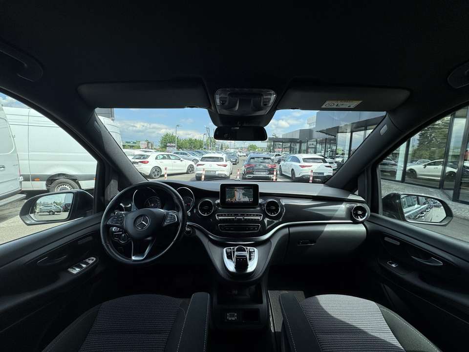 Mercedes-Benz V 220 - Imagem 13