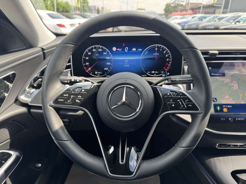 Mercedes-Benz E 300 - Imagem 13