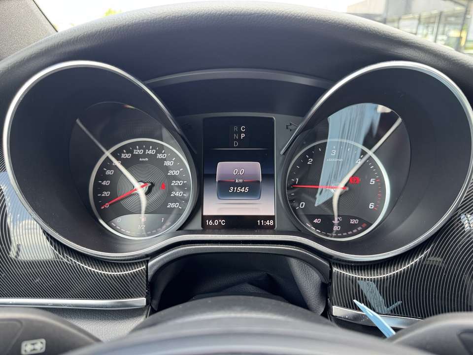 Mercedes-Benz V 220 - Imagem 15