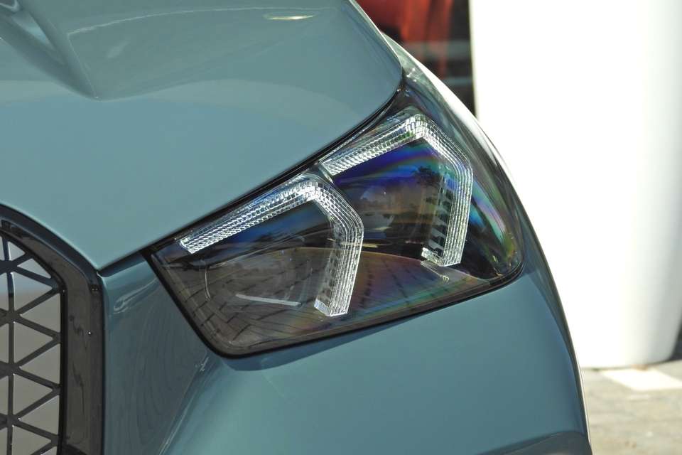 BMW iX1 - Imagem 13