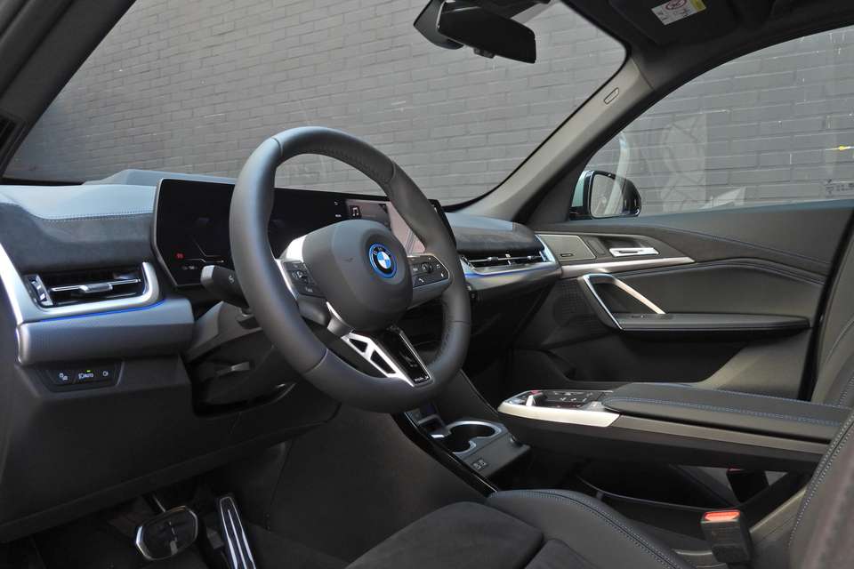 BMW iX1 - Imagem 15