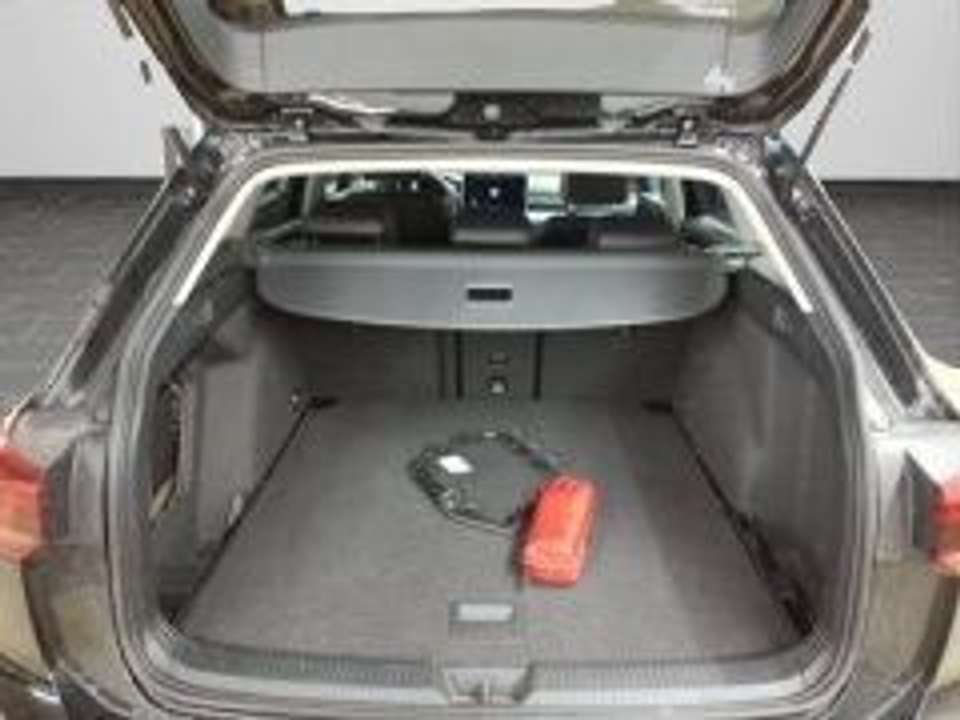 Volkswagen Golf Variant - Imagem 6