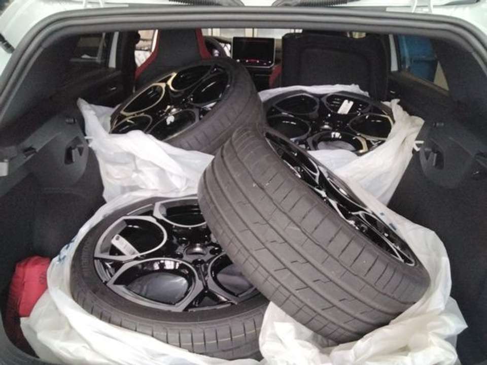 Volkswagen Golf GTI - Imagem 9
