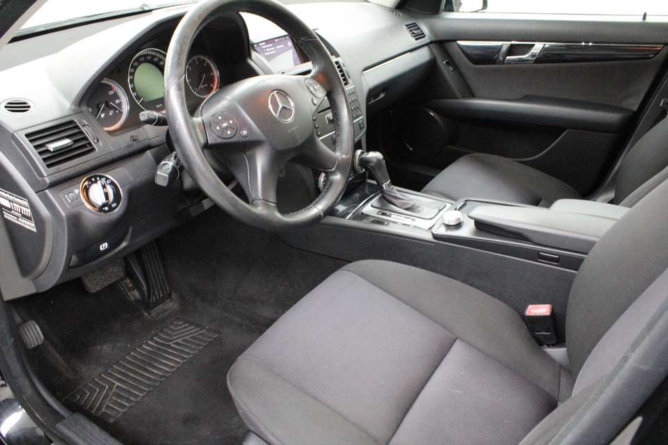Mercedes-Benz C 200 - Imagem 10