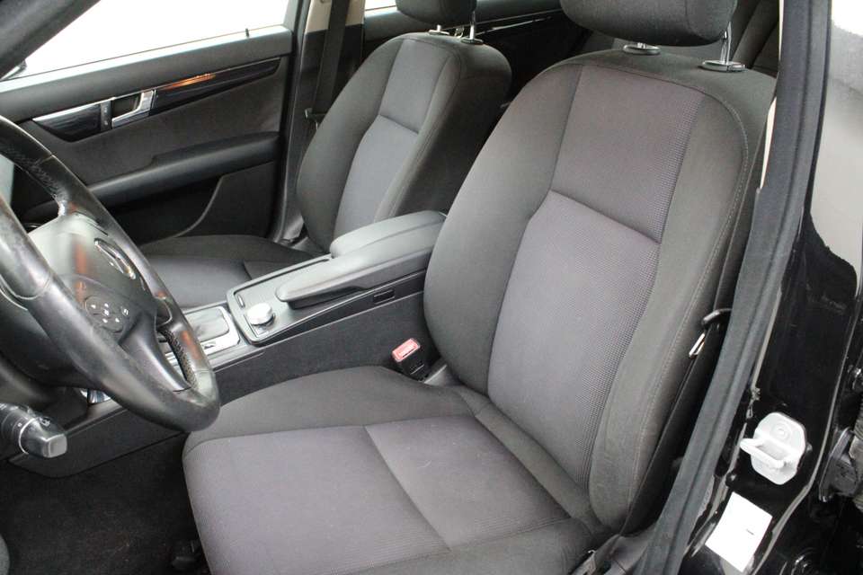 Mercedes-Benz C 200 - Imagem 11