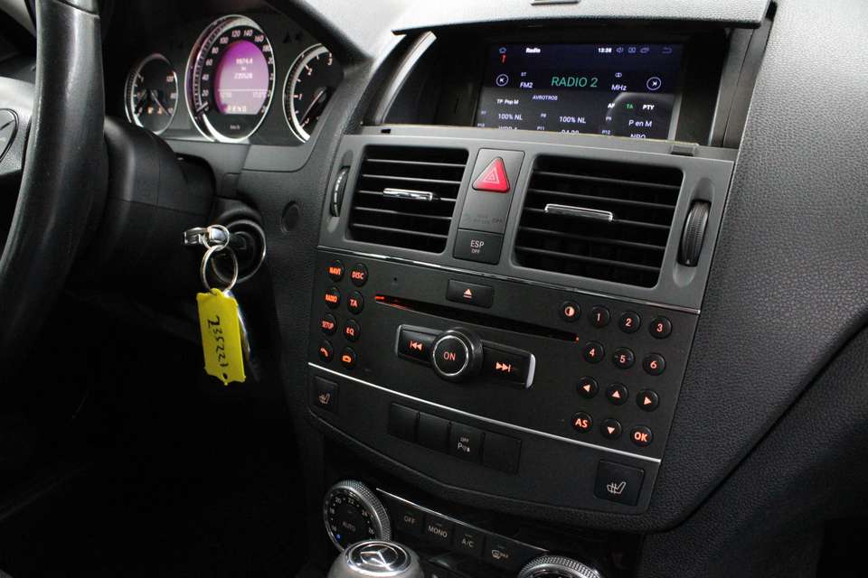 Mercedes-Benz C 200 - Imagem 18