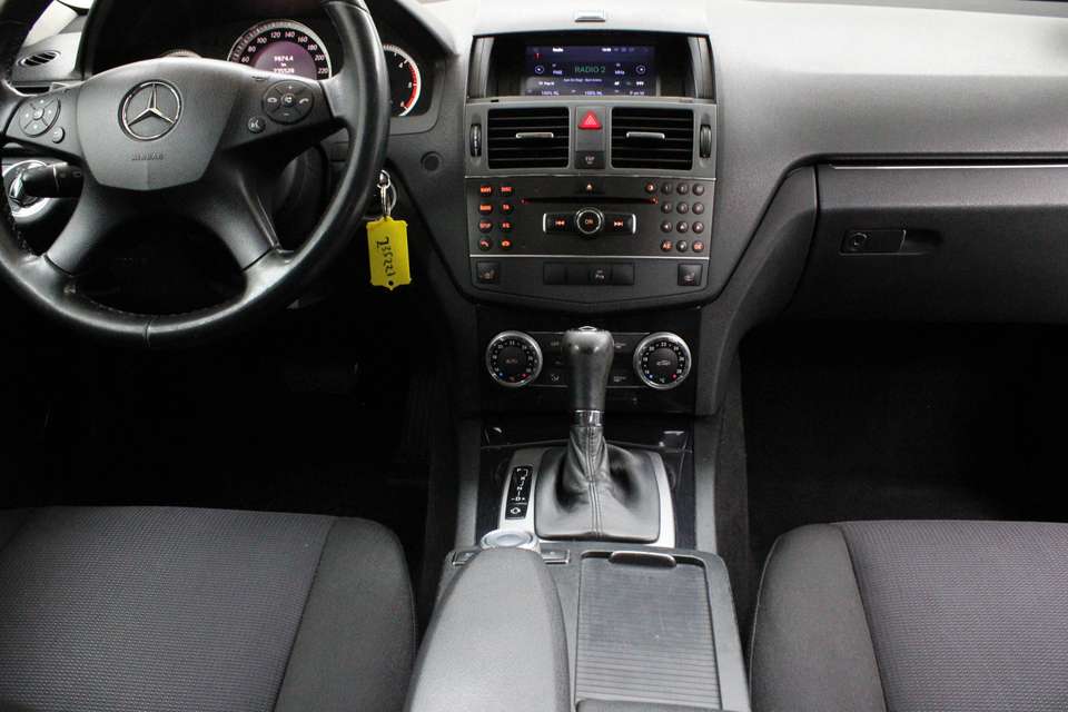Mercedes-Benz C 200 - Imagem 19
