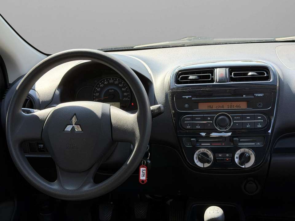 Mitsubishi Space Star - Imagem 10